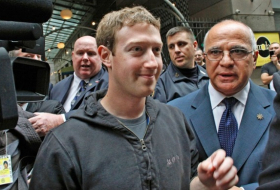 33 photos of Facebook`s rise from a Harvard dorm room to world domination